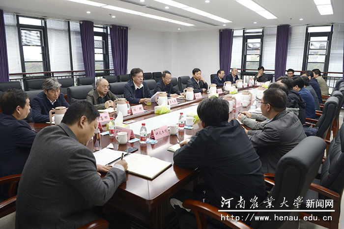 座谈会现场 座谈会现场