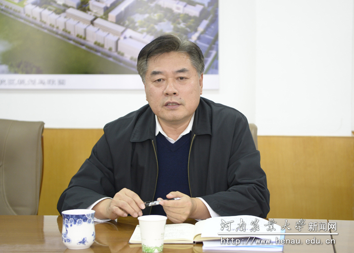 校党委副书记、工会主席李成吾讲话 校党委副书记、工会主席李成吾讲话