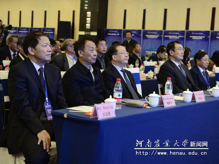 校党委书记魏蒙关出席会议 校党委书记魏蒙关出席会议