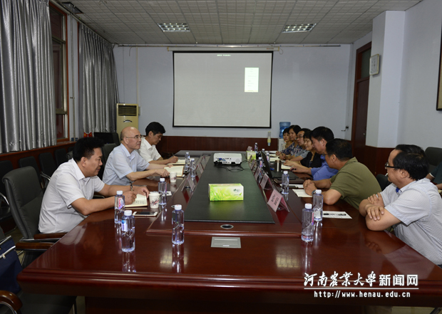 校党委书记李留心到植物保护学院调研 校党委书记李留心到植物保护学院调研