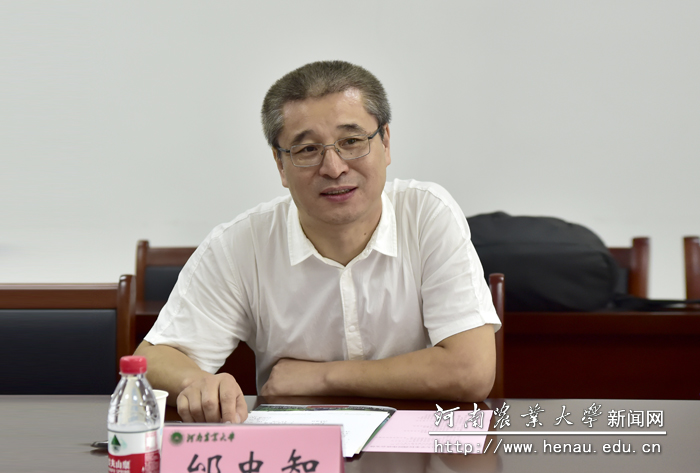 中山大学副校长邰忠智介绍来访情况 中山大学副校长邰忠智介绍来访情况