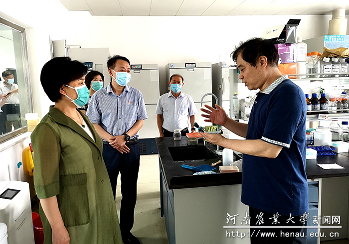 省科技厅厅长、党组书记陈向平一行进行实地调研 省科技厅厅长、党组书记陈向平一行进行实地调研