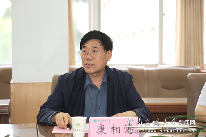 副校长康相涛致词 副校长康相涛致词