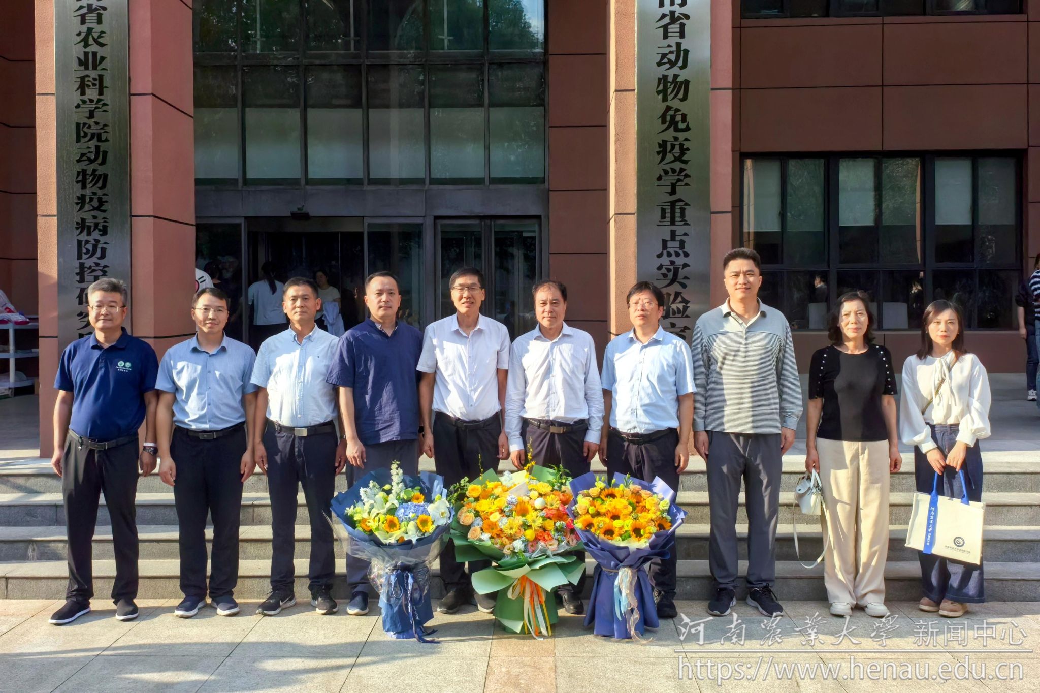 动物医学院走访慰问张改平院士.jpg