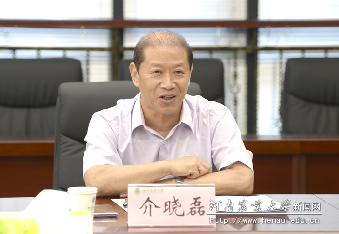 副校长介晓磊介绍学校防控工作情况 副校长介晓磊介绍学校防控工作情况