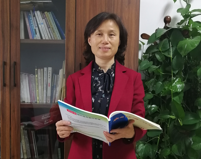 经济与管理学院副院长赵翠萍）