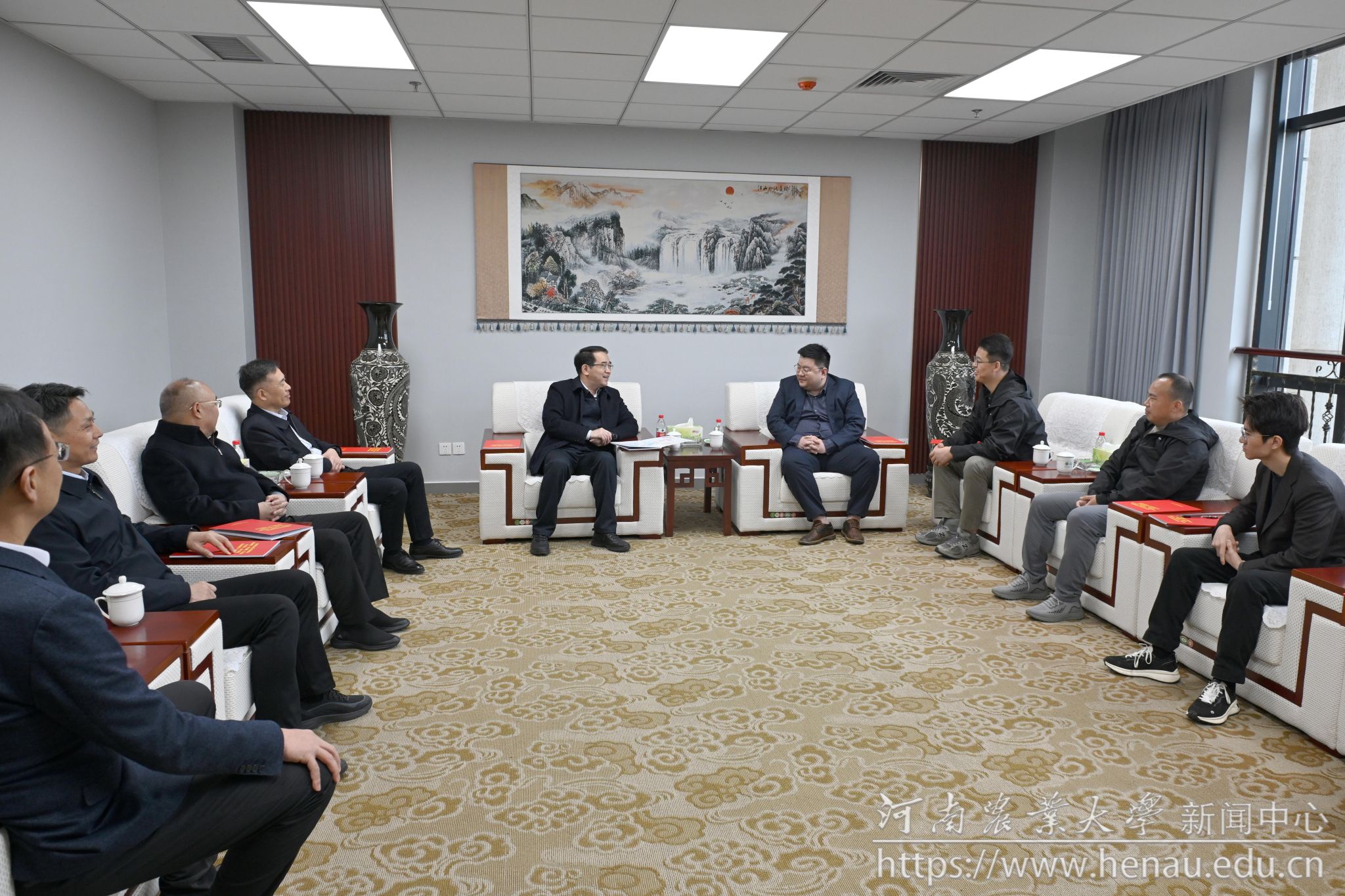 会见.jpg