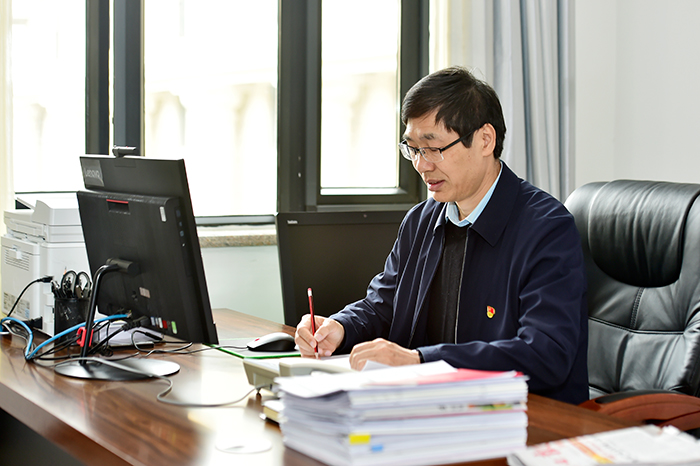 动物医学院党委书记  廖仲磊