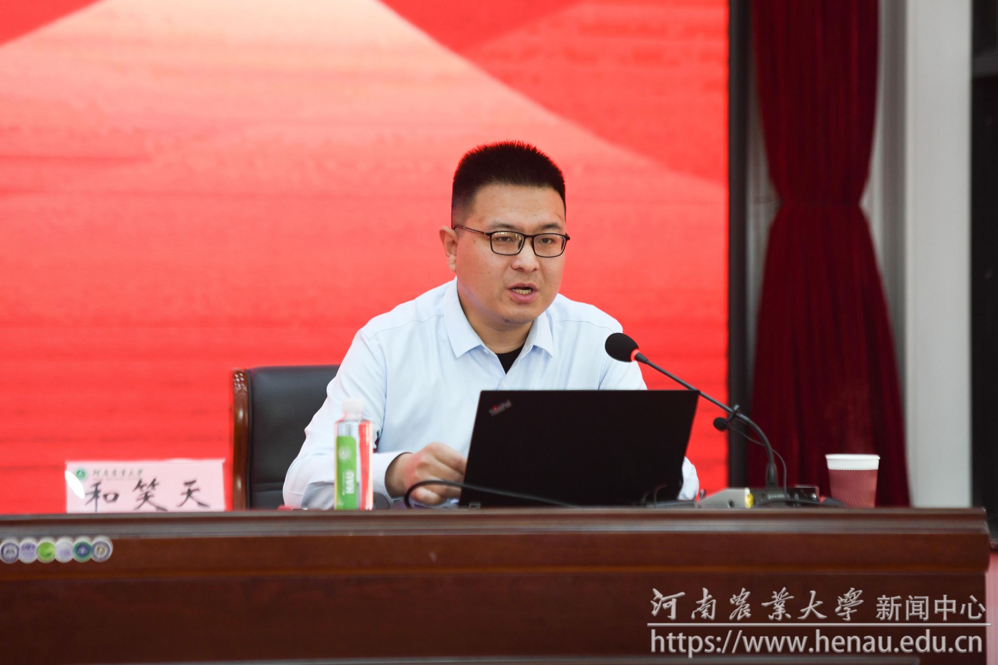第一个劳模.jpg