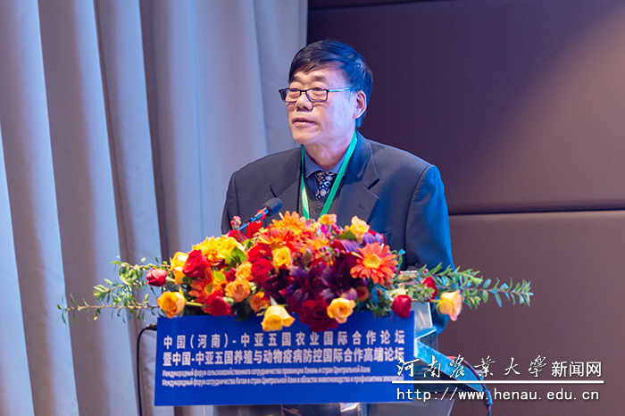 副校长康相涛主持论证会 副校长康相涛主持论证会