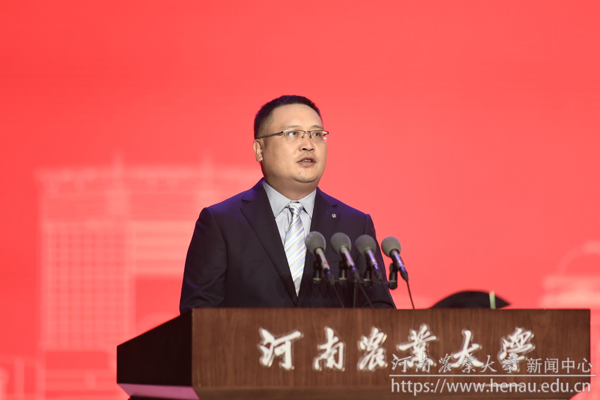 校友代表.jpg