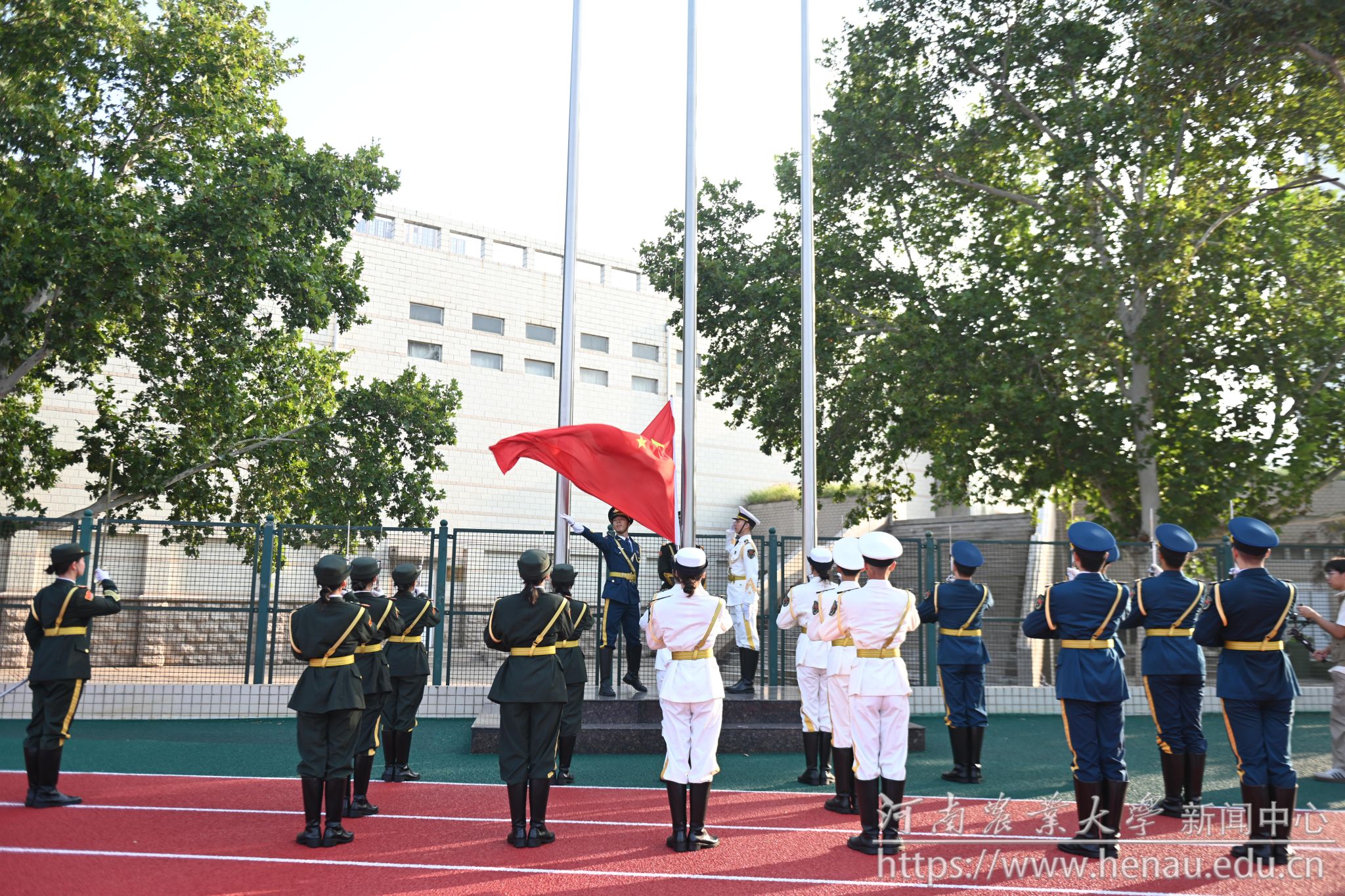 升旗仪式现场.JPG