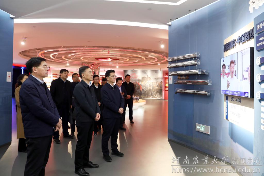 参观现场.jpg