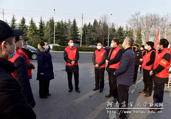 校党委书记魏蒙关看望慰问党员志愿者 校党委书记魏蒙关看望慰问党员志愿者