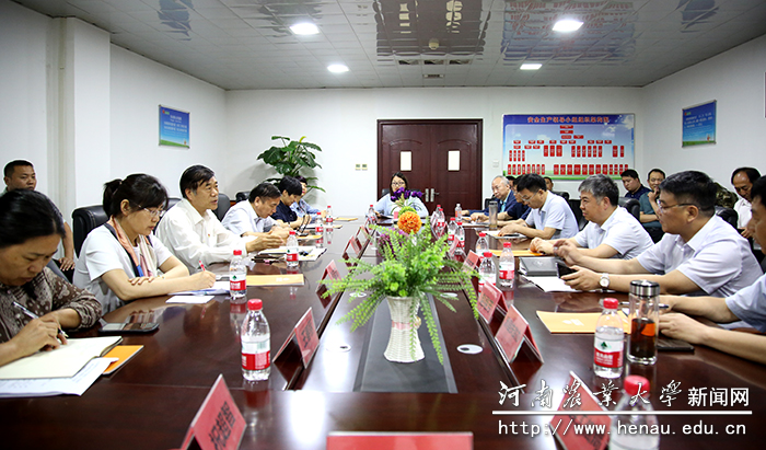 座谈会现场 座谈会现场