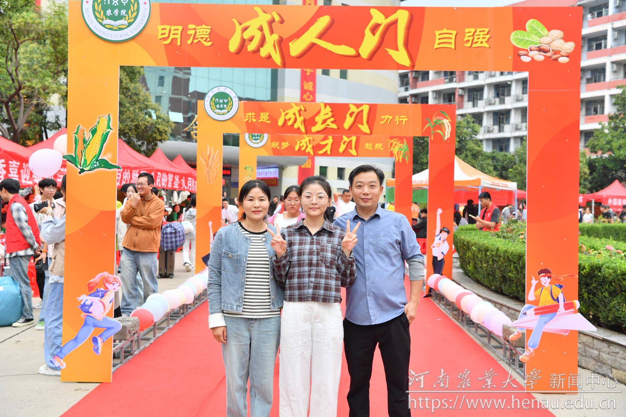 全家动员送人才.JPG