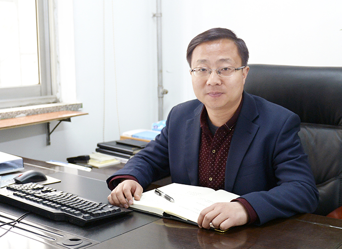 马克思主义学院党总支书记  马 菲
