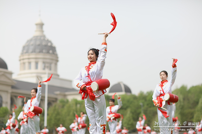 腰鼓舞2（1）