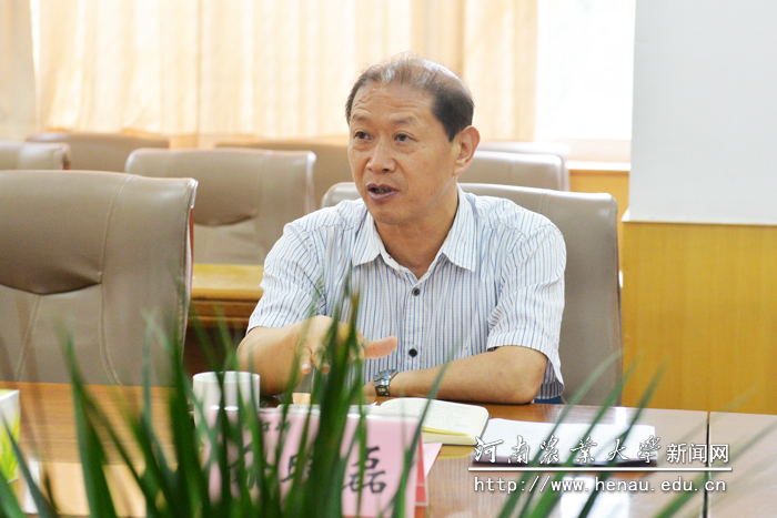 副校长介晓磊主持座谈会 副校长介晓磊主持座谈会