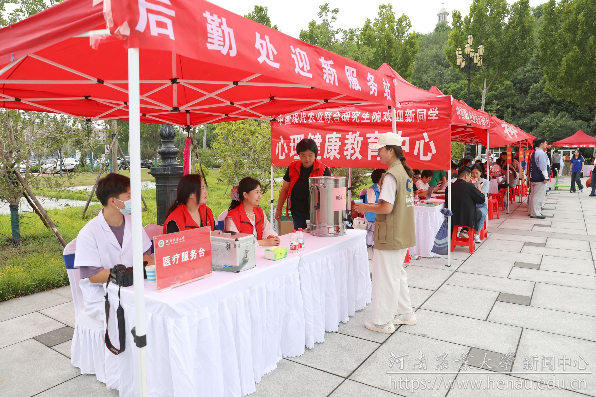 我们用最好的祝福迎接你.jpg
