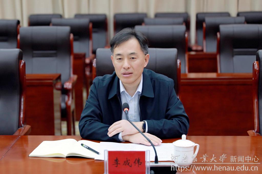 李成伟_副本.jpg