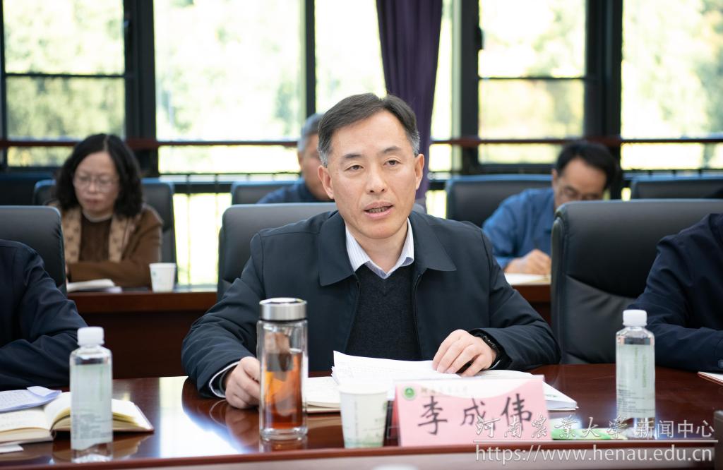 校党委书记李成伟讲话.jpg