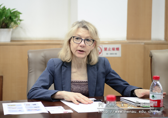 意大利泰拉莫大学副校长保拉·碧迪亚介绍学校情况 意大利泰拉莫大学副校长保拉·碧迪亚介绍学校情况