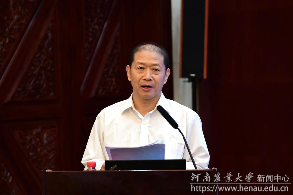 介校长.jpg