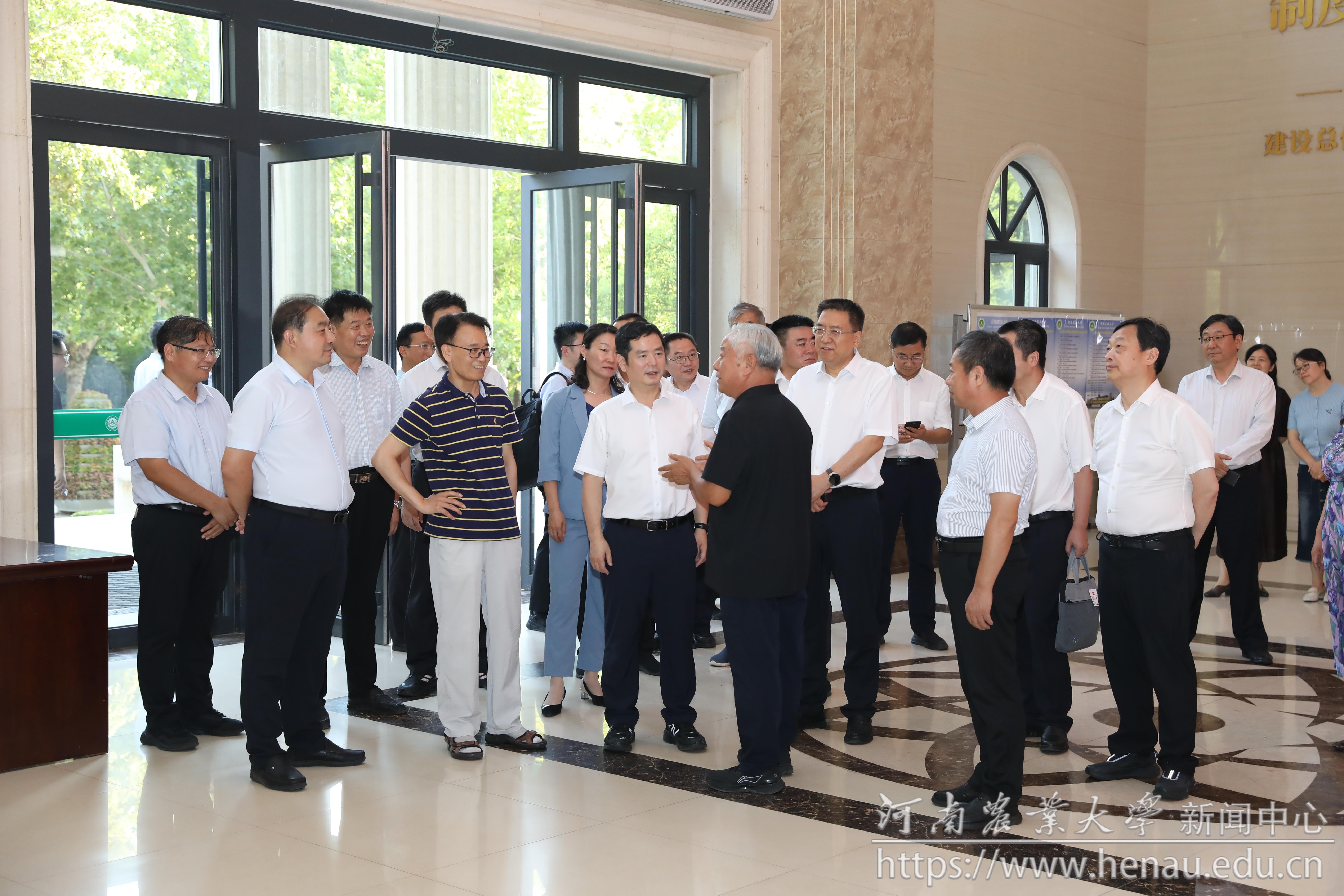中国农业科学院院长黄三文院士一行来校考察调研-河南农业大学