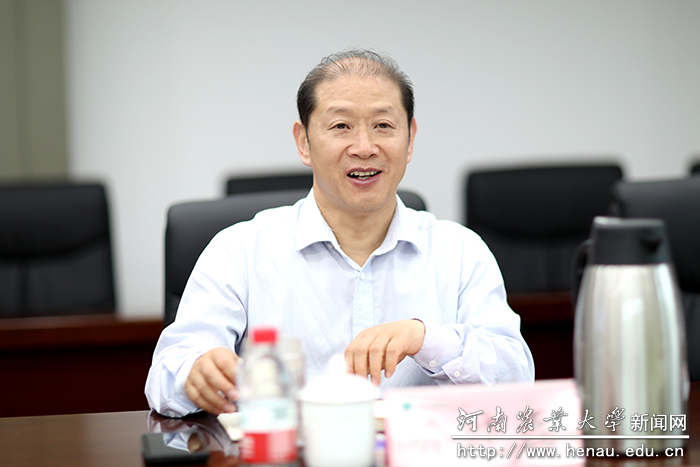 校长介晓磊主持会议并讲话 校长介晓磊主持会议并讲话