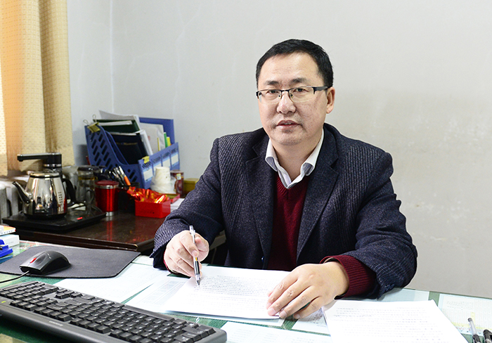 经济与管理学院党委书记 牛青杨