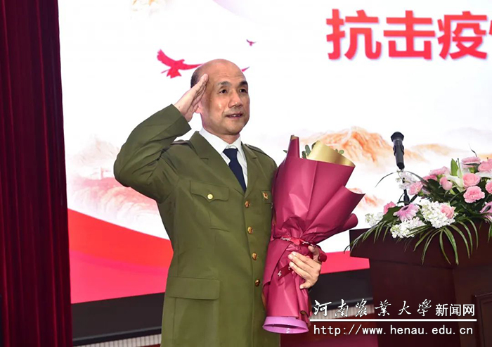 《军人作风不褪色 甘做“疫线伙头兵”》 后勤处 郭建宏 《军人作风不褪色 甘做“疫线伙头兵”》 后勤处 郭建宏