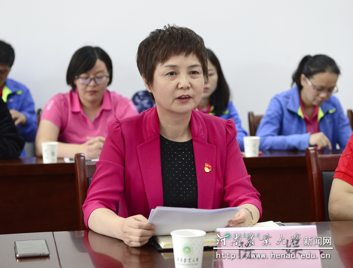 马克思主义学院院长陈娱作表态发言 马克思主义学院院长陈娱作表态发言