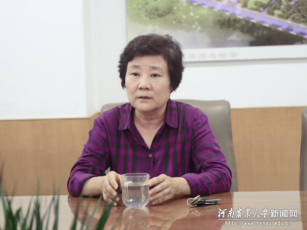 副校长柳娜讲话 副校长柳娜讲话