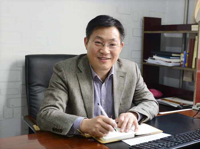 烟草学院党委书记李平 烟草学院党委书记李平