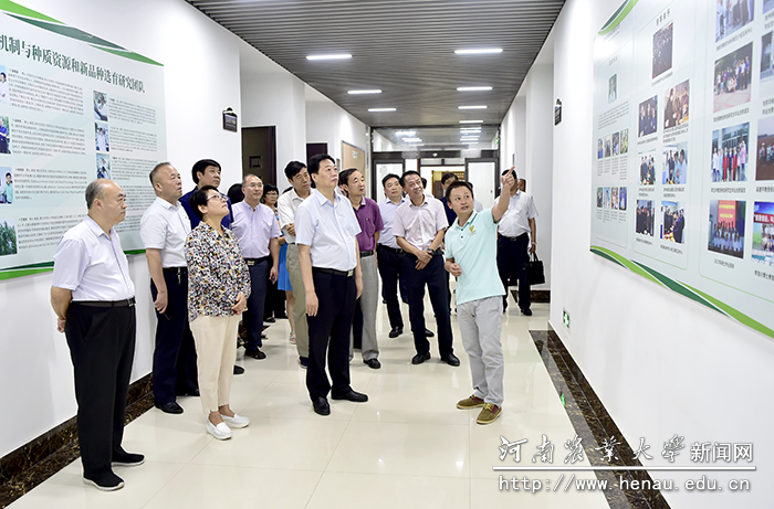 省人大常委会党组副书记、 副主任李文慧一行来校调研3