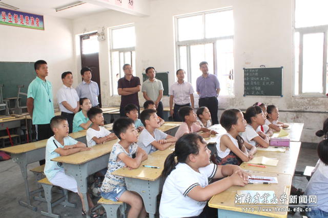 褚金海一行看望驻西华县孙庄村东方希望小学社会实践师生 褚金海一行看望驻西华县孙庄村东方希望小学社会实践师生