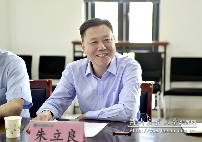 畜牧局副巡视员朱立良主持座谈会 畜牧局副巡视员朱立良主持座谈会