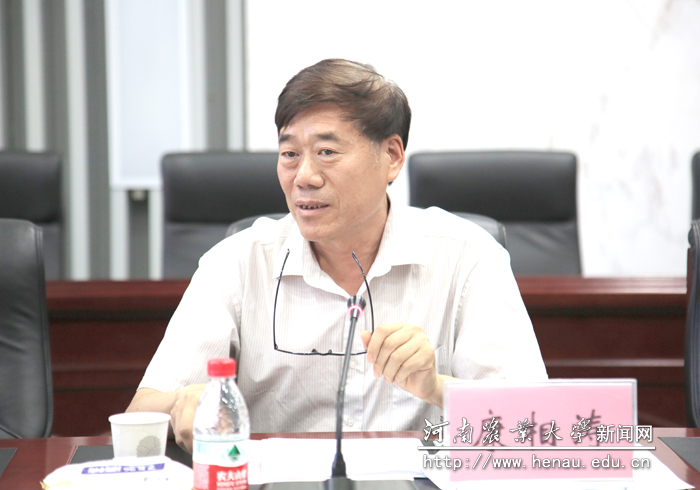 副校长康相涛主持会议 副校长康相涛主持会议