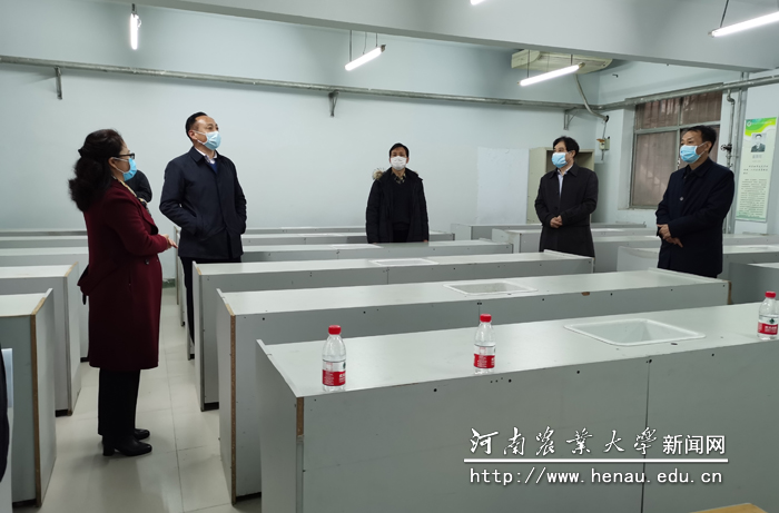 校领导查看附属中学返校复学工作准备情况 校领导查看附属中学返校复学工作准备情况