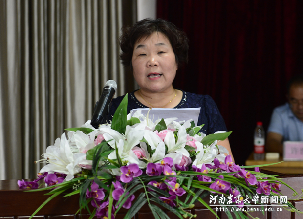 食品科学技术学院李梦琴老师作为教师代表致辞 食品科学技术学院李梦琴老师作为教师代表致辞