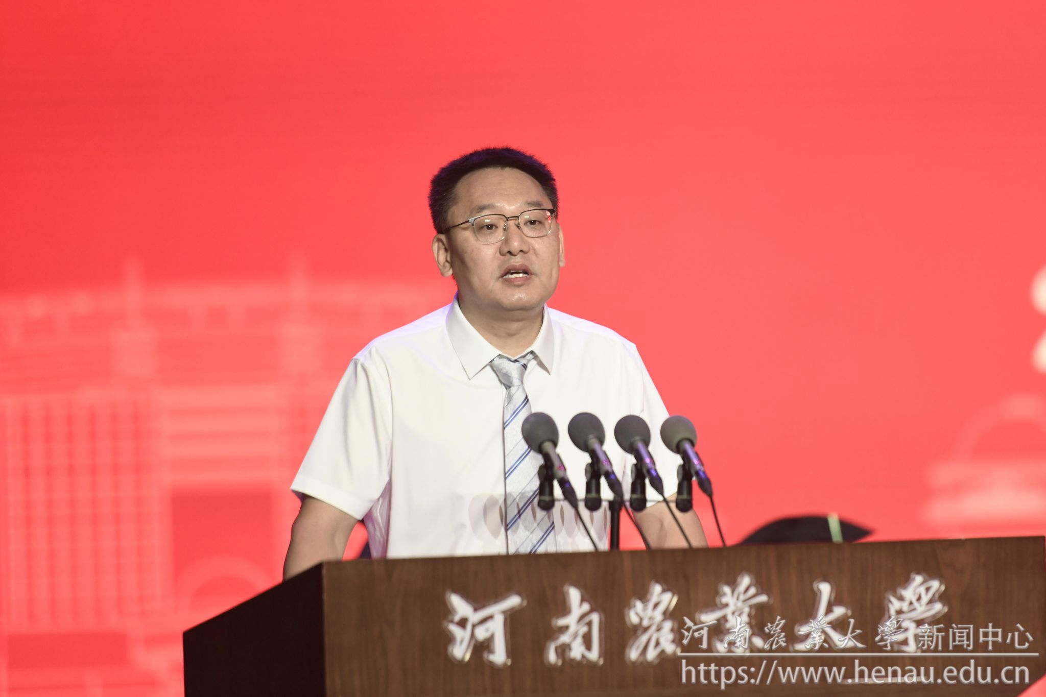 教师代表.jpg