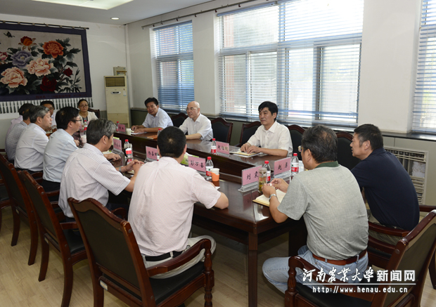 校党委书记李留心一行到林学院调研 校党委书记李留心一行到林学院调研
