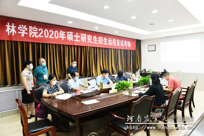 游舸、尚富德一行现场查看研究生复试工作 游舸、尚富德一行现场查看研究生复试工作